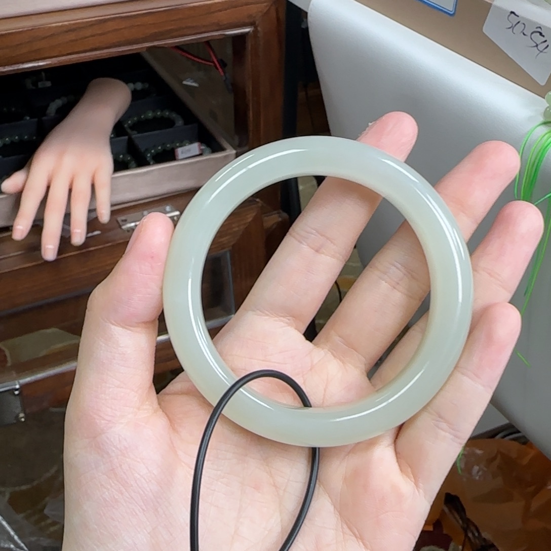 和田玉未镶嵌手镯58