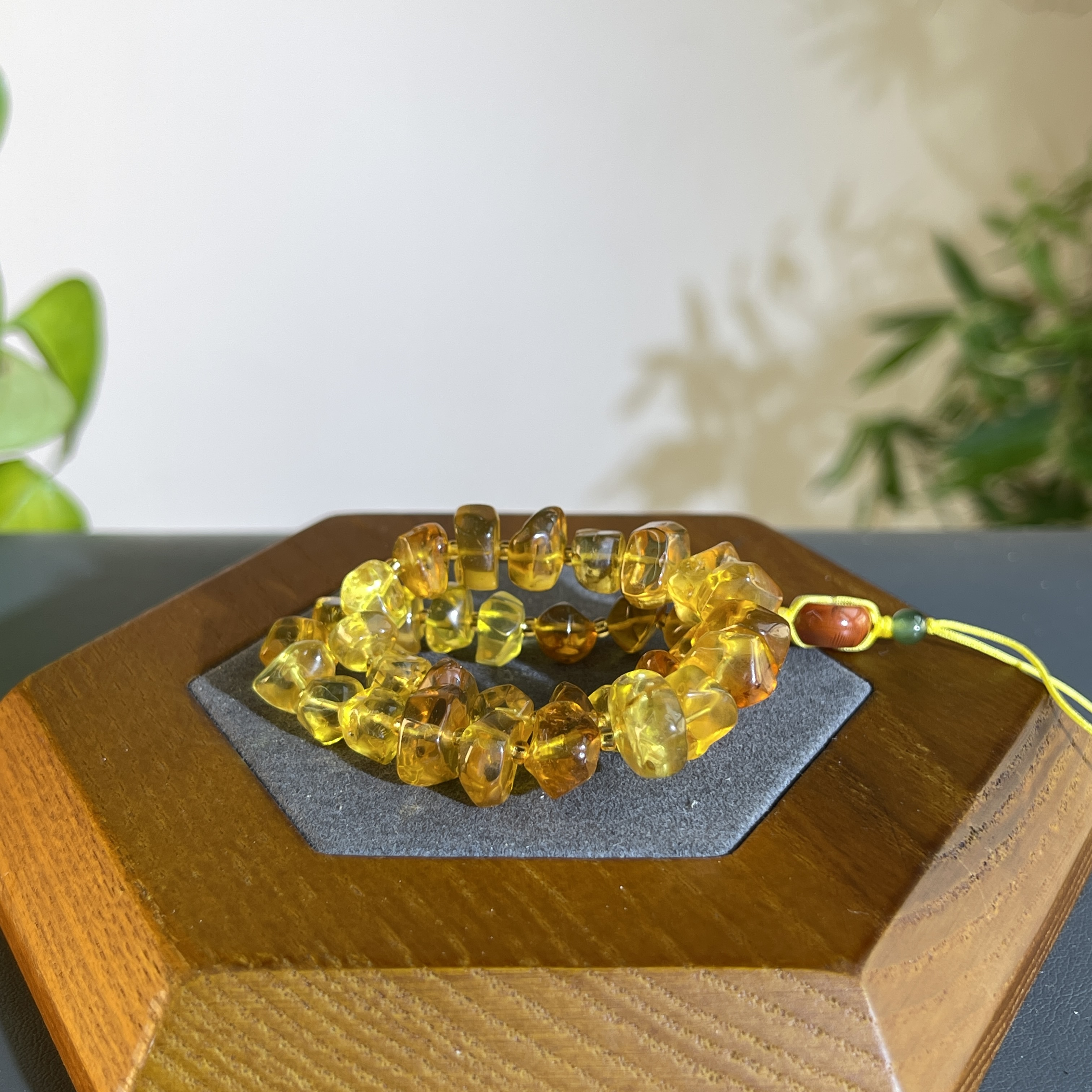 JTW14-08  琥珀-珠链