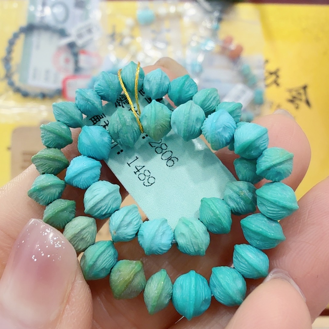 绿松石未镶嵌珠宝奇石