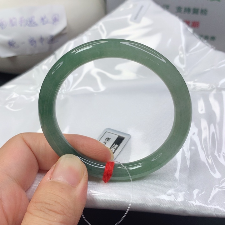 未镶嵌手镯（圆镯）翡翠5152