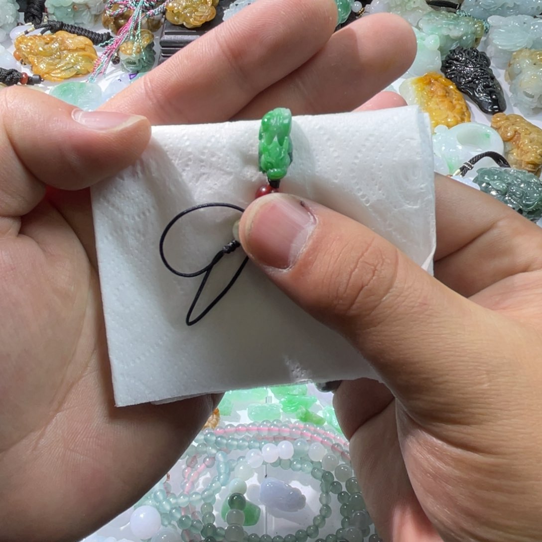 翡翠颈饰未镶嵌天然