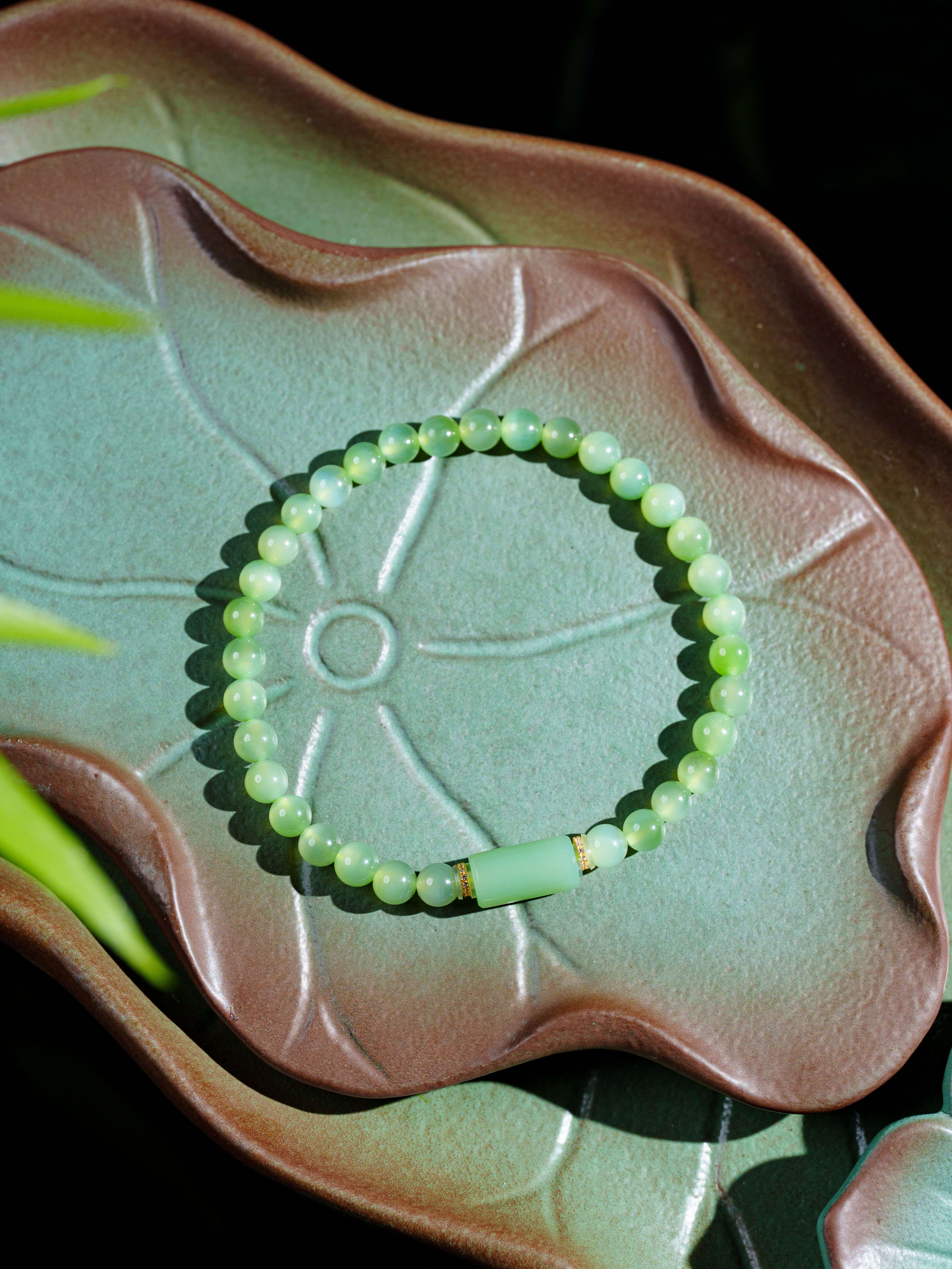 【冰眸​】18K金粉青和田玉圆柱粉青猫眼手串4.5m+ D4290