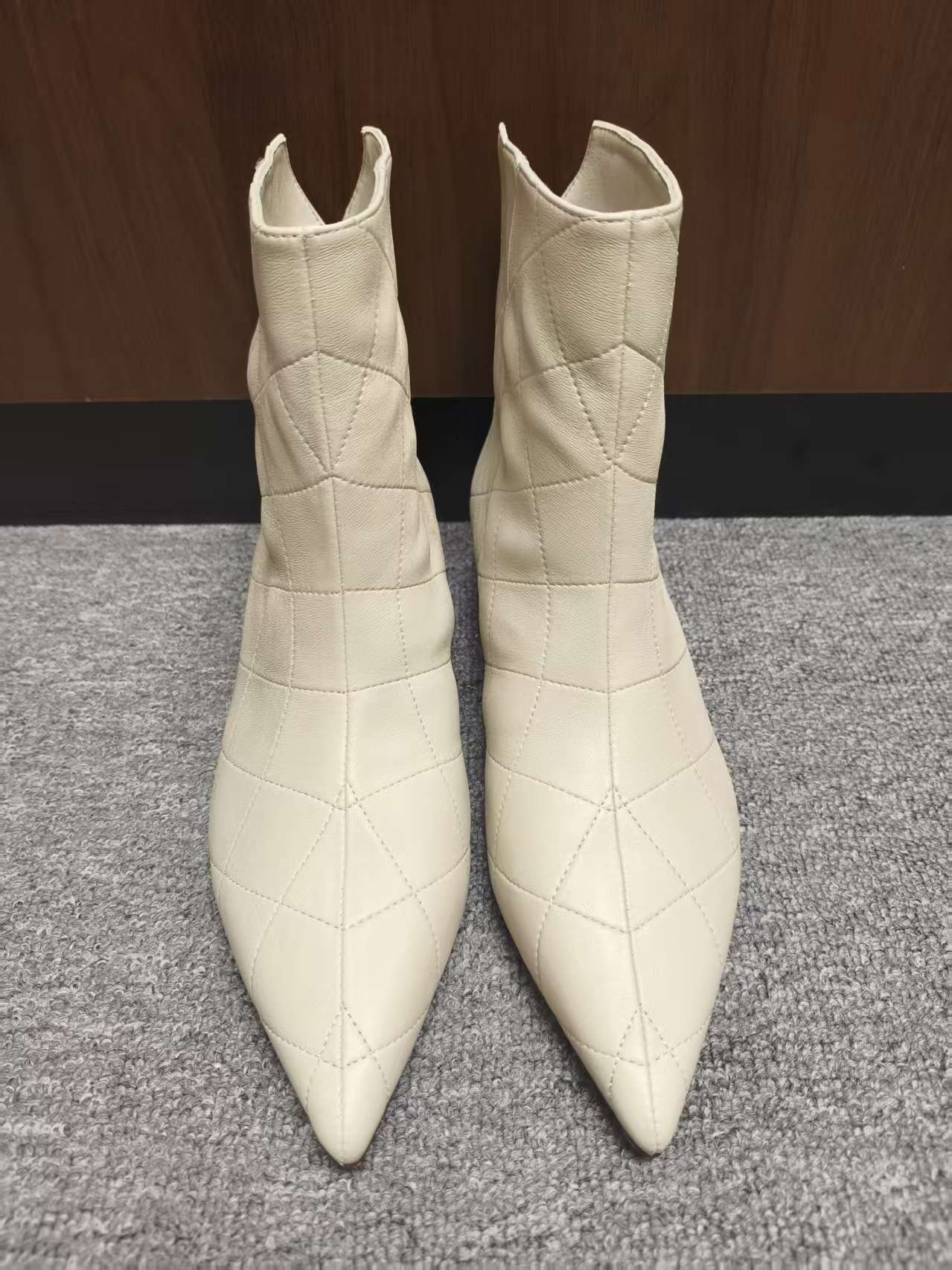 DW25005 【3公分】秋冬新款进口胎羊皮法式尖头方根菱形块短靴女靴