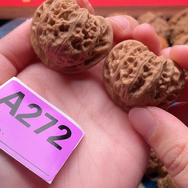 文玩核桃把件宫灯