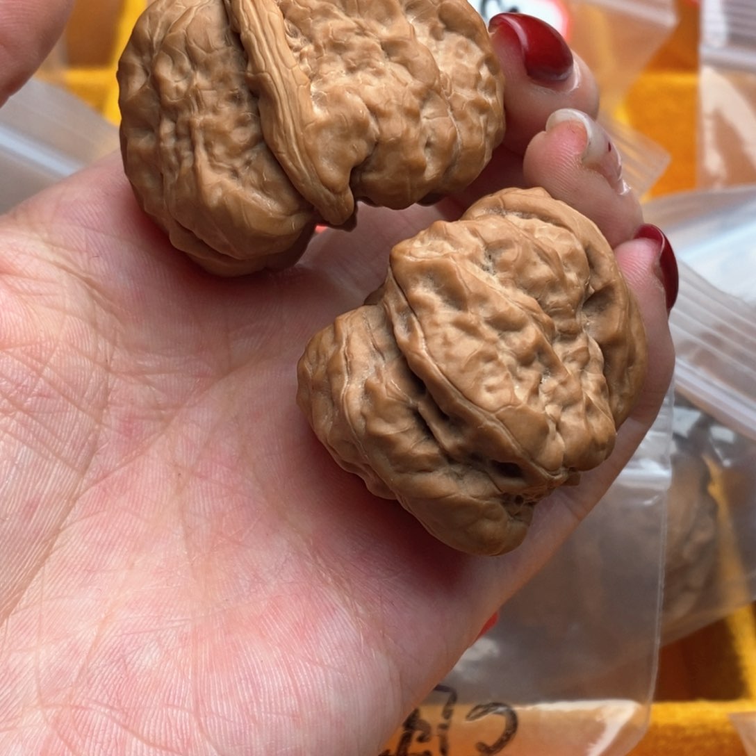 文玩核桃吊坠三****。边39肚44