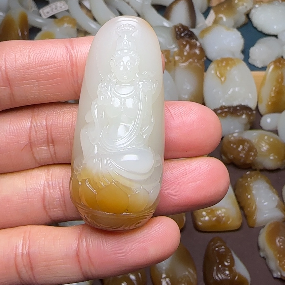 和田玉（糖玉）未镶嵌颈饰