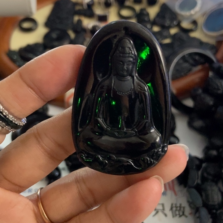 翡翠未镶嵌颈饰墨翠素衣