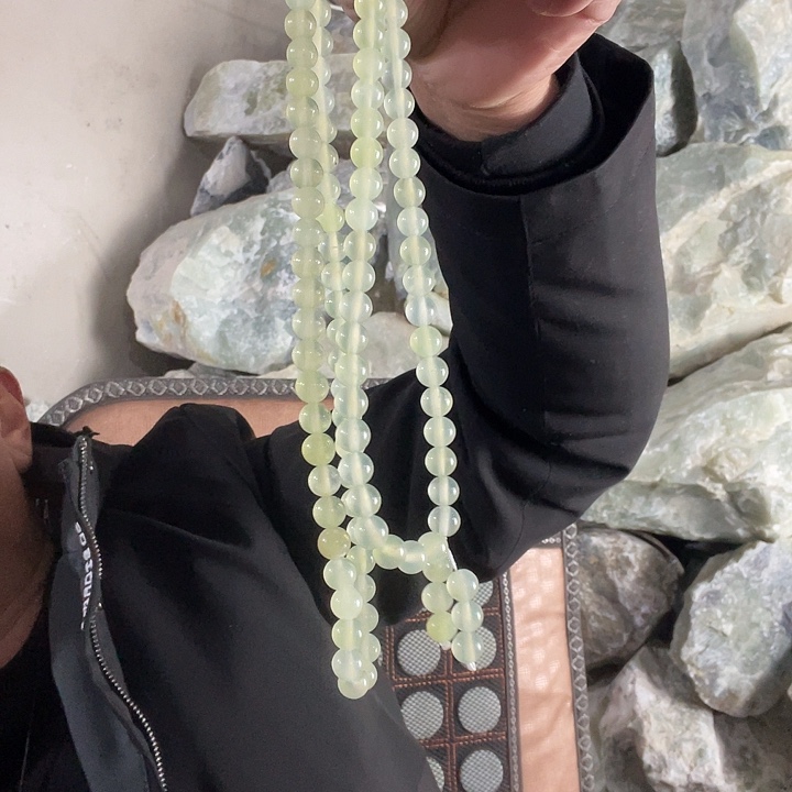 蛇纹石玉未镶嵌珠宝奇石