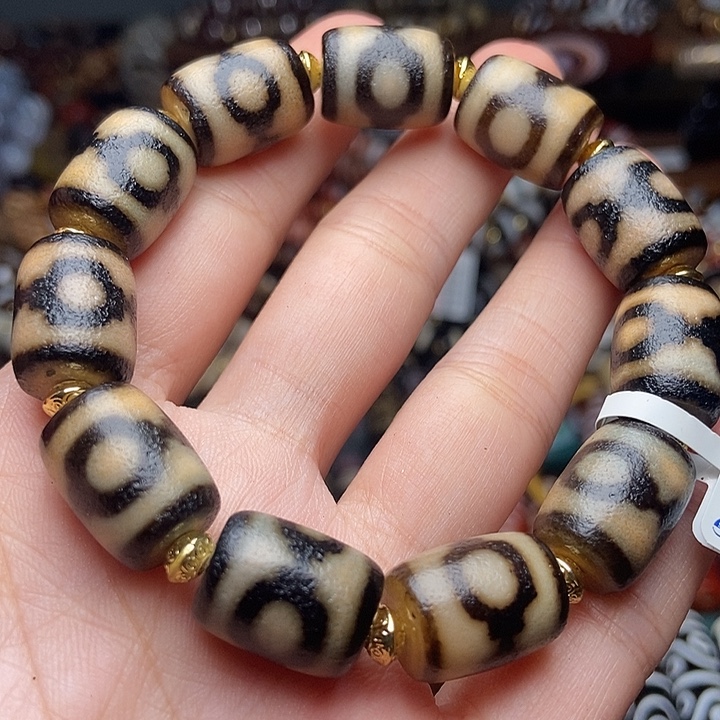 三眼天珠手串一条