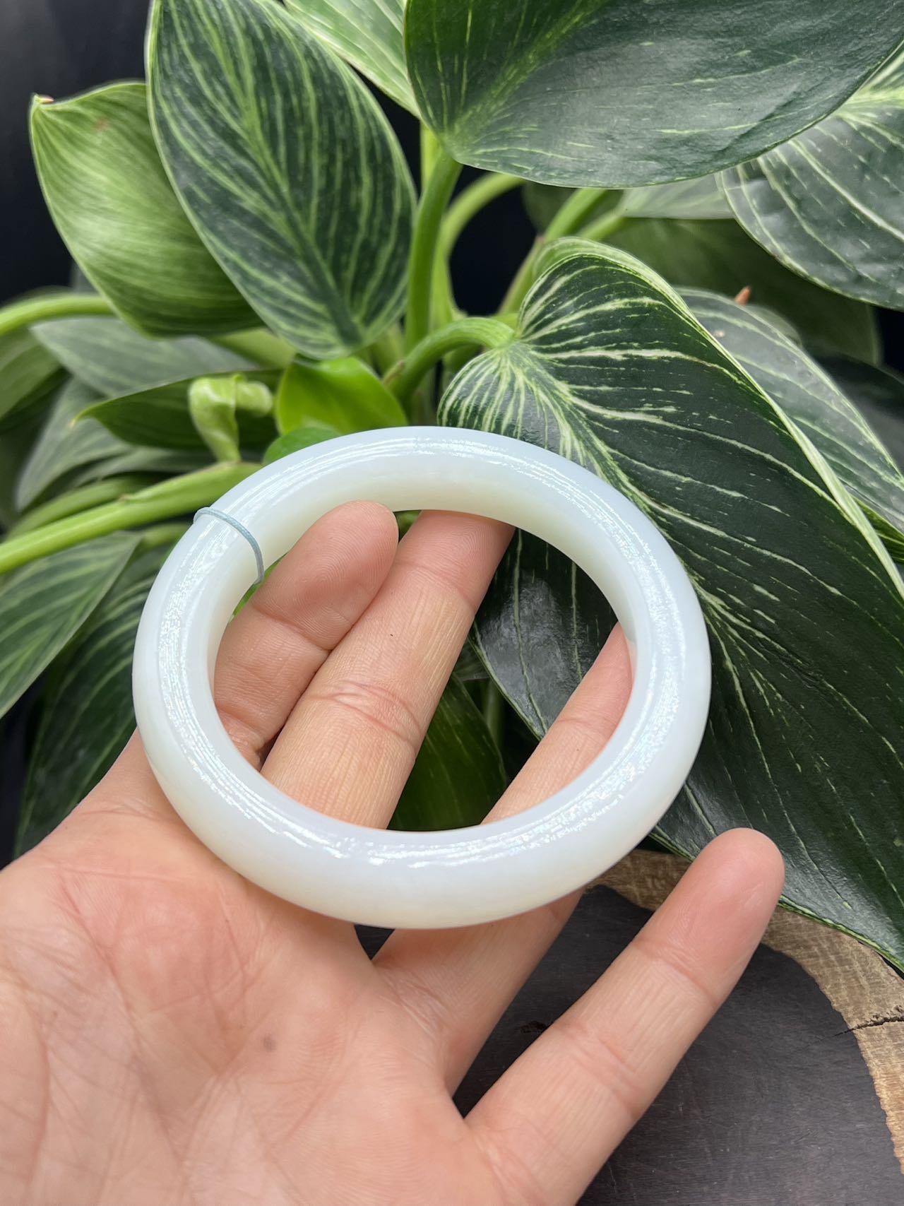 新疆和田玉且末金山白玉手镯55圈口