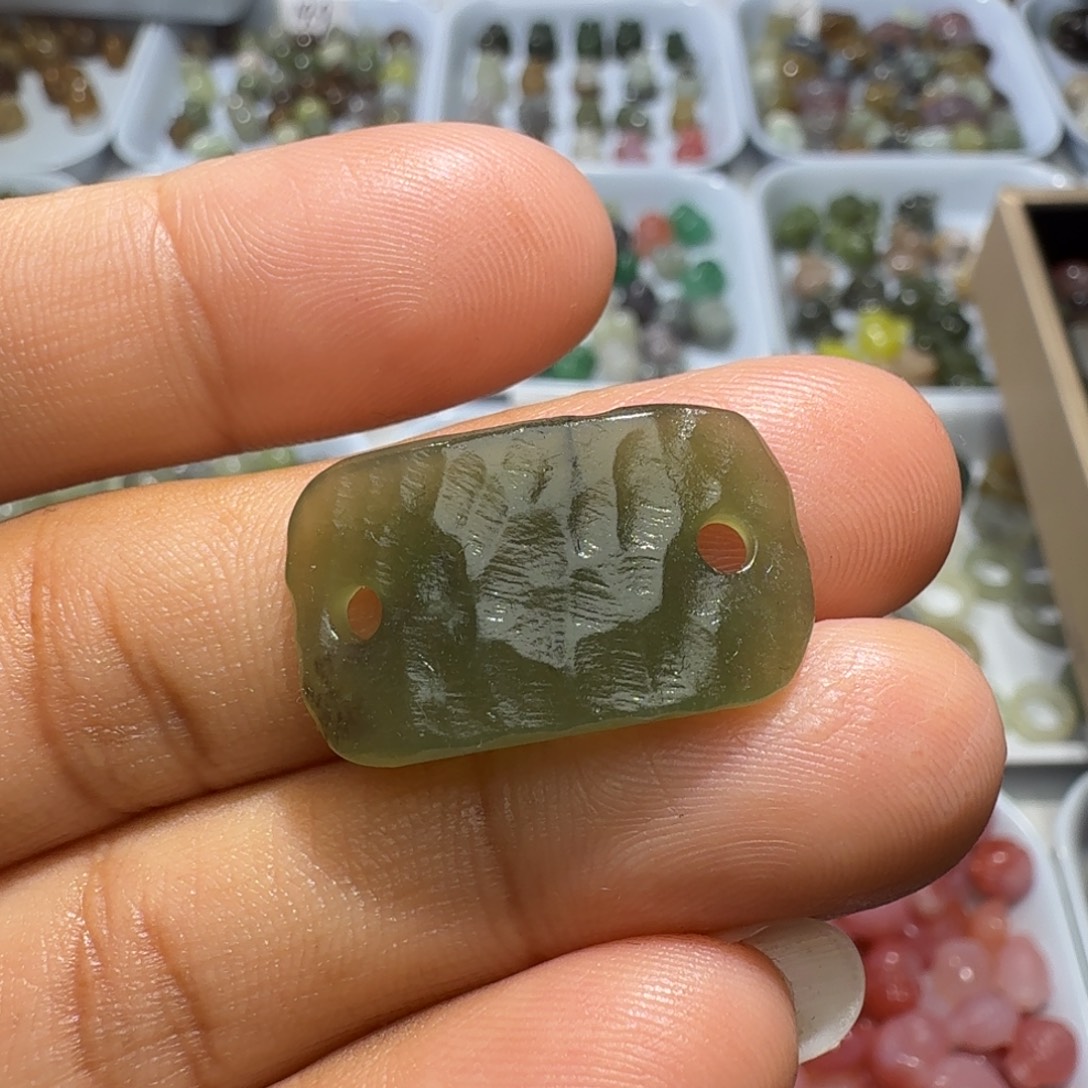 和田玉未镶嵌珠宝奇石