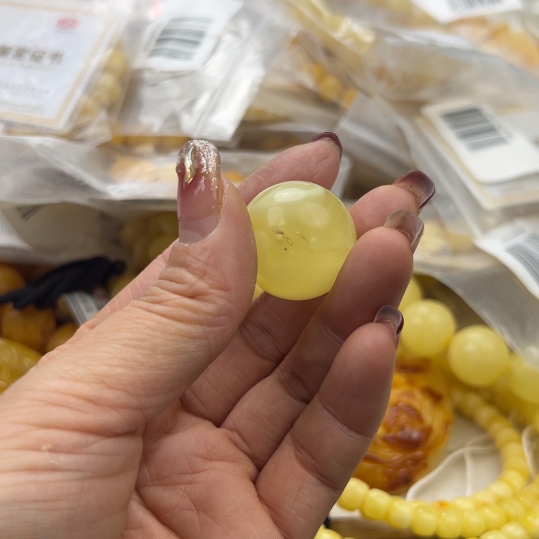 琥珀珠宝奇石未镶嵌