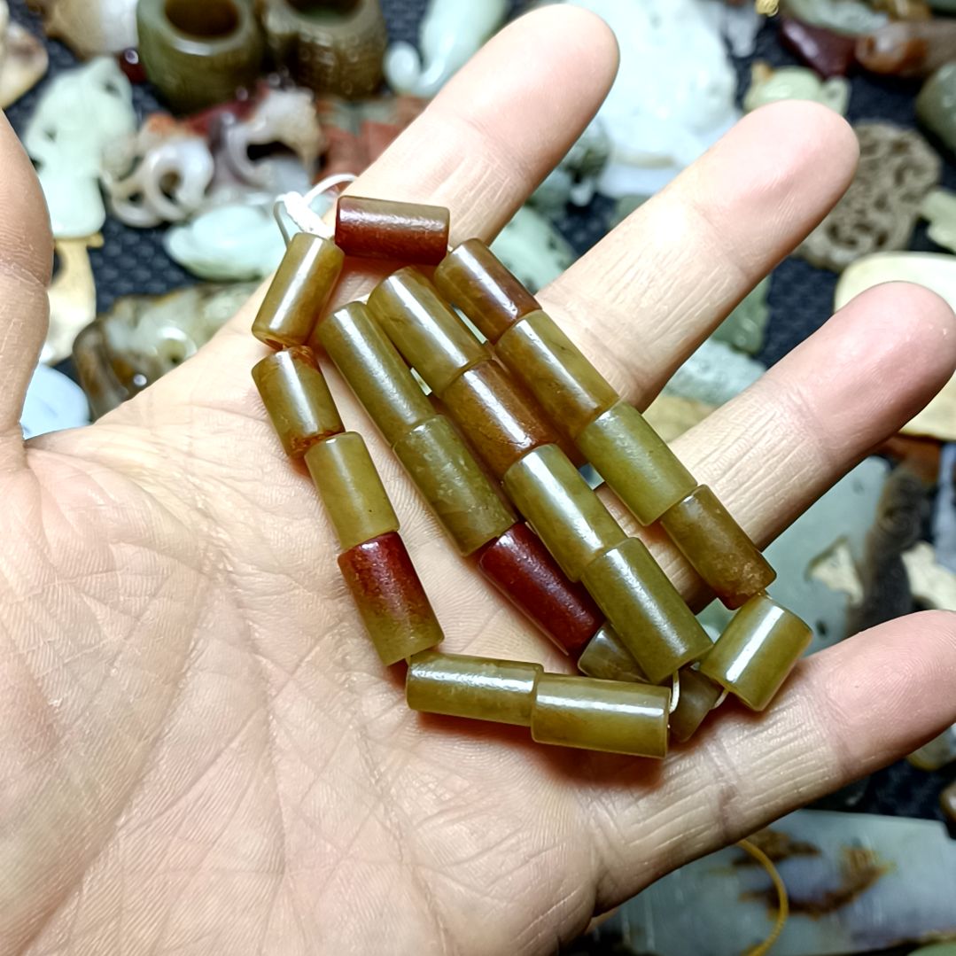 和田玉颈饰未镶嵌