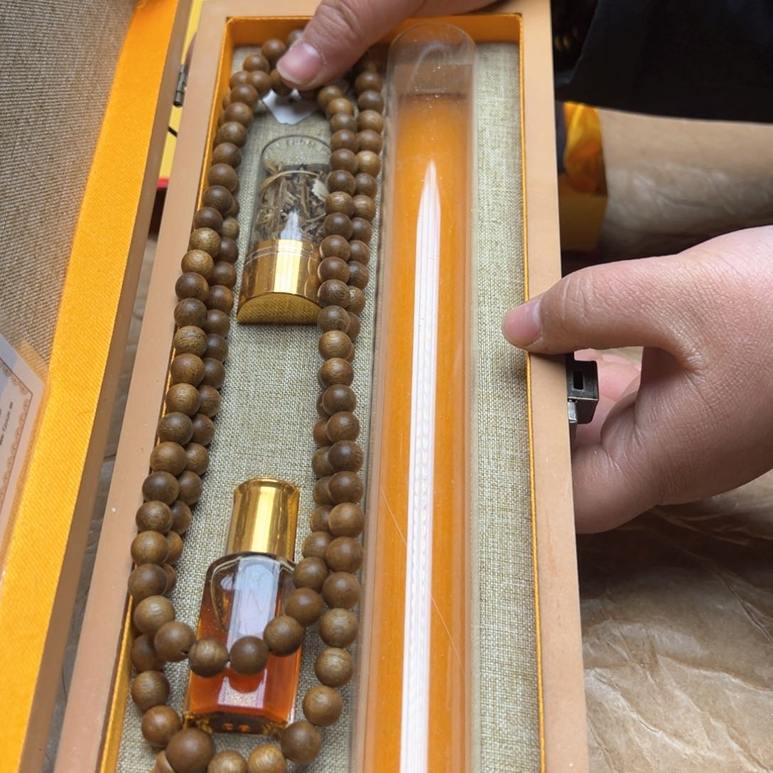 大叶紫檀（黑酸枝木类）