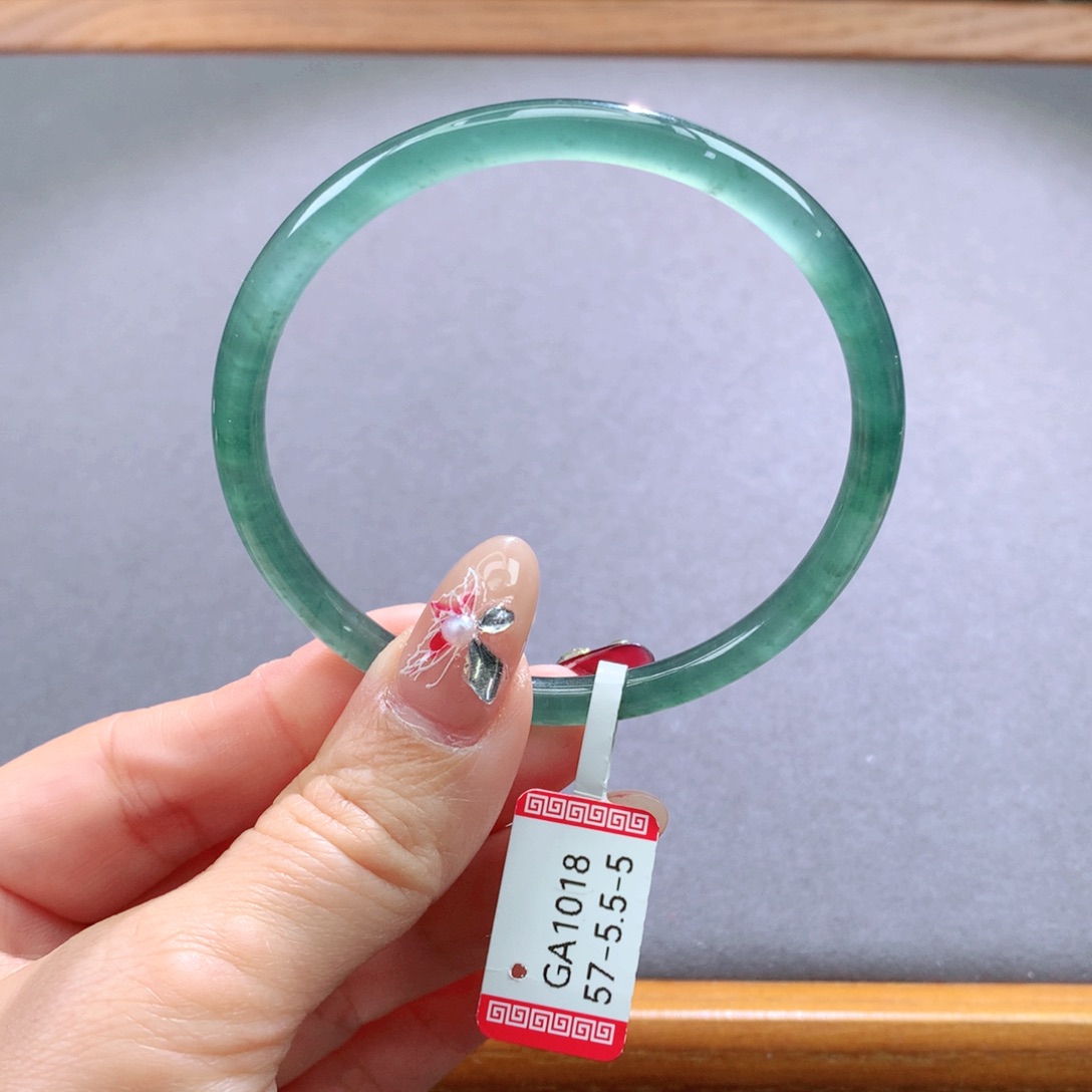 翡翠手镯未镶嵌天然翡翠手镯叮当镯