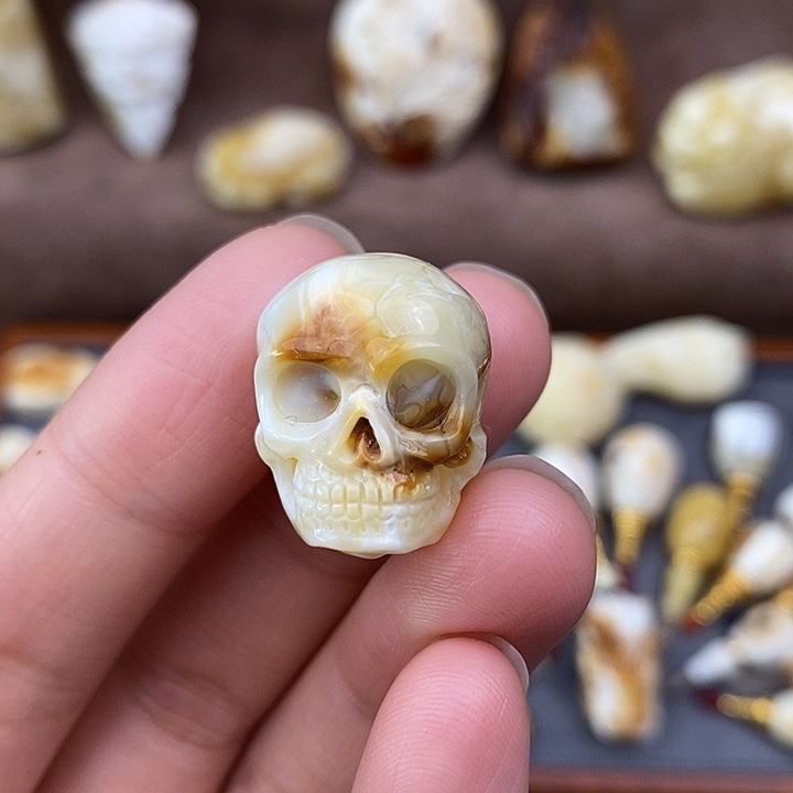 琥珀裸石未镶嵌骷髅三通吊坠a65