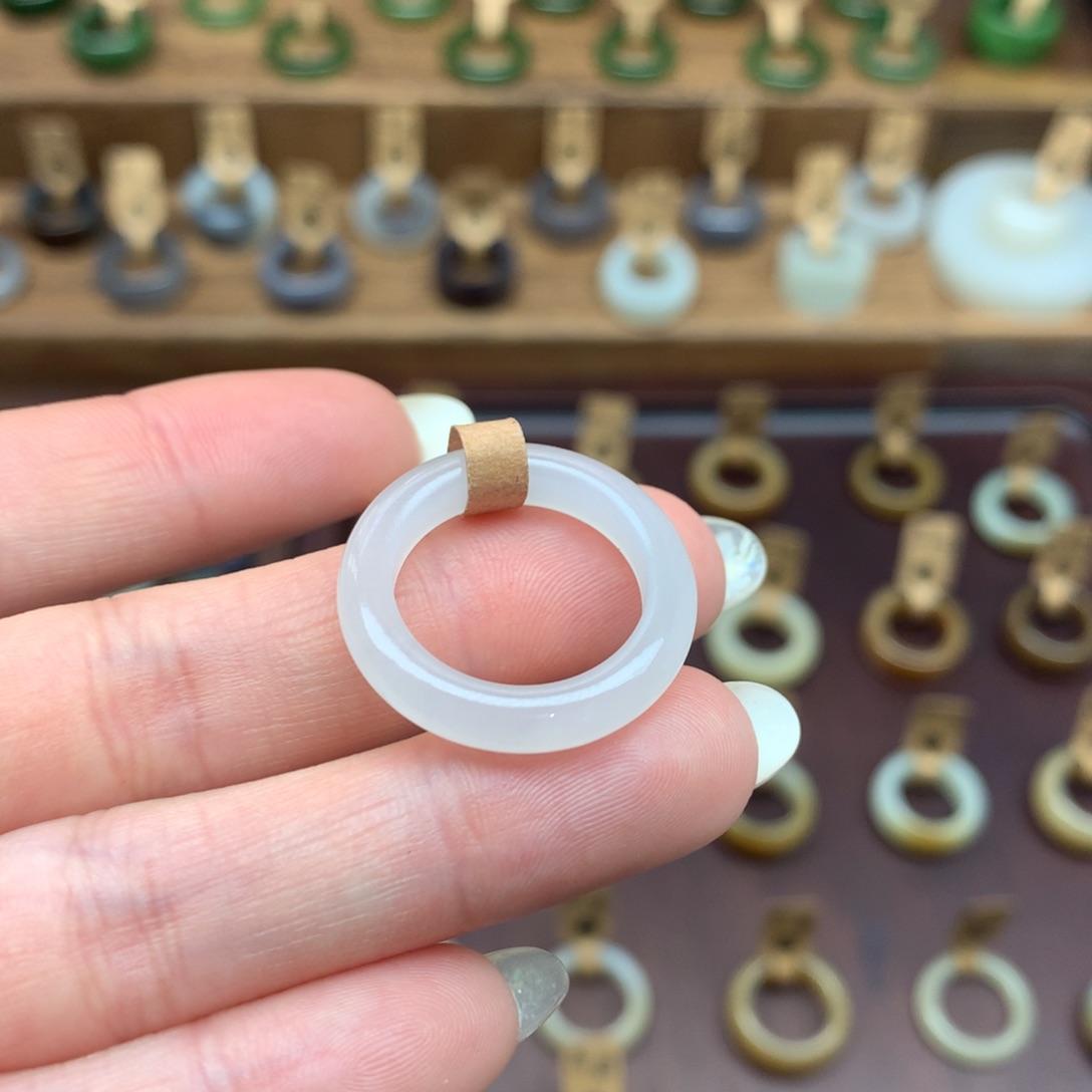 和田玉戒指未镶嵌