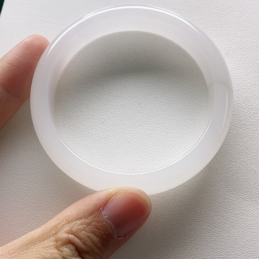 石英质玉手镯未镶嵌60