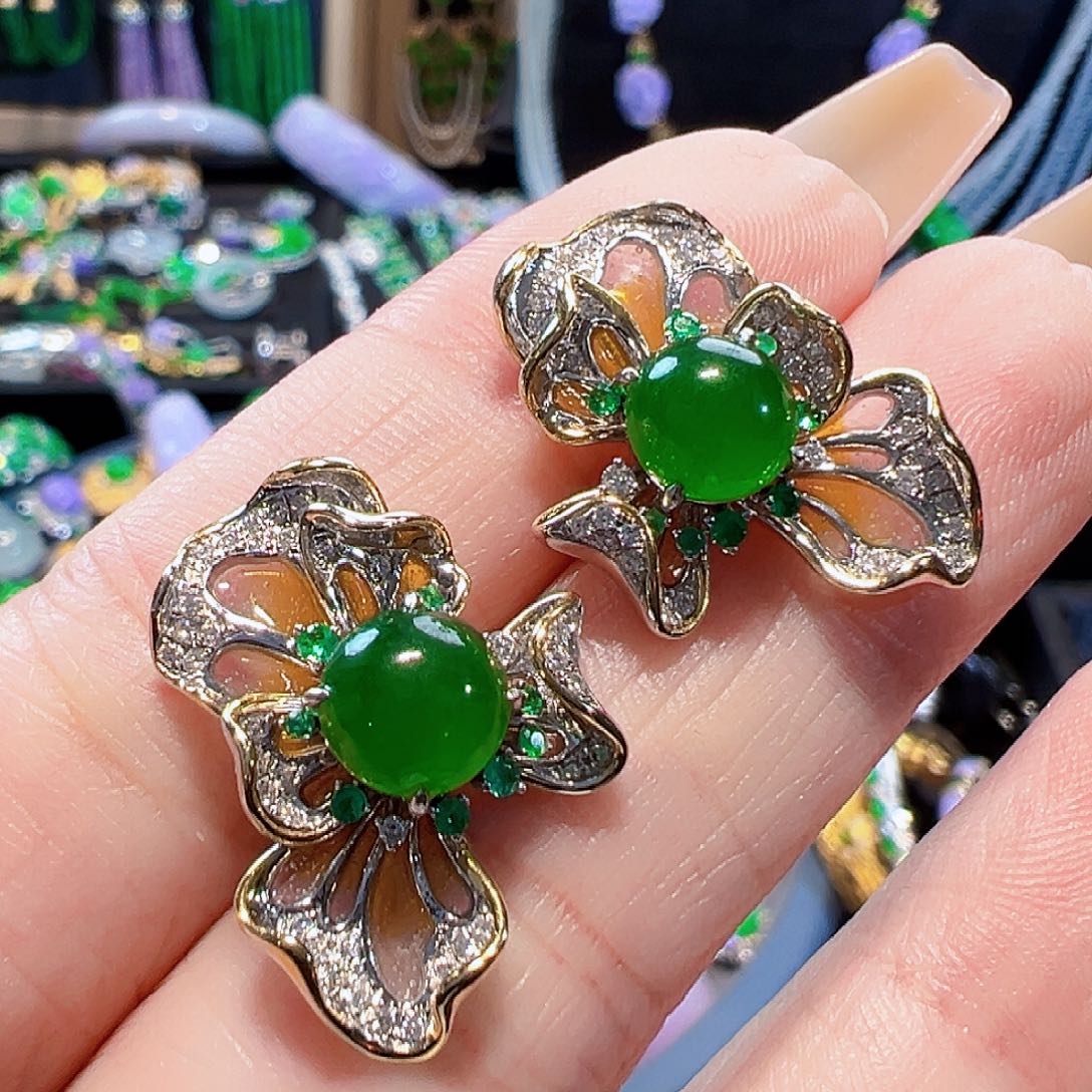 翡翠18K金镶嵌耳饰快****猪签收后24小时鉴赏期