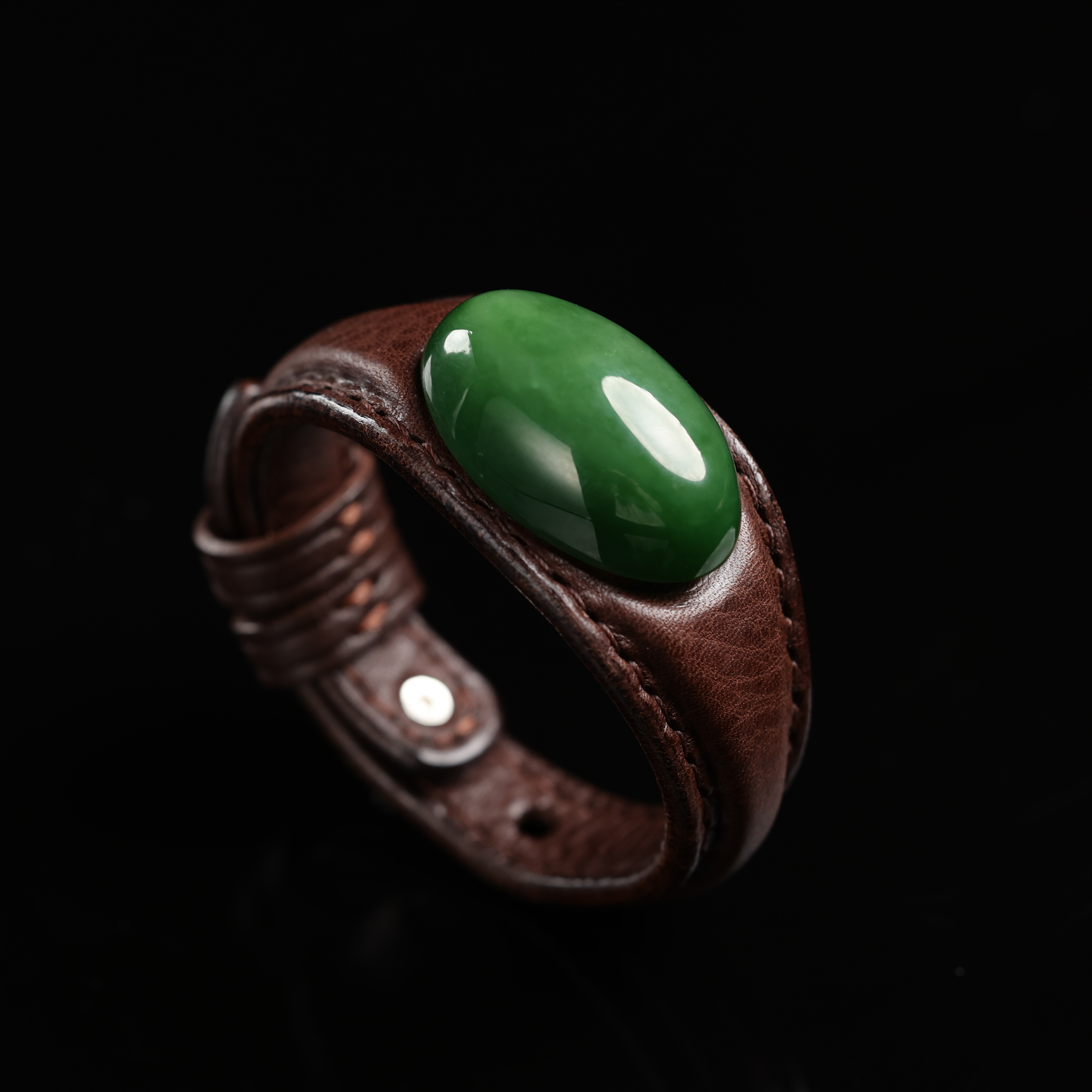 "恐龙蛋"严选精品和田玉高色浓阳绿大蛋面手牌