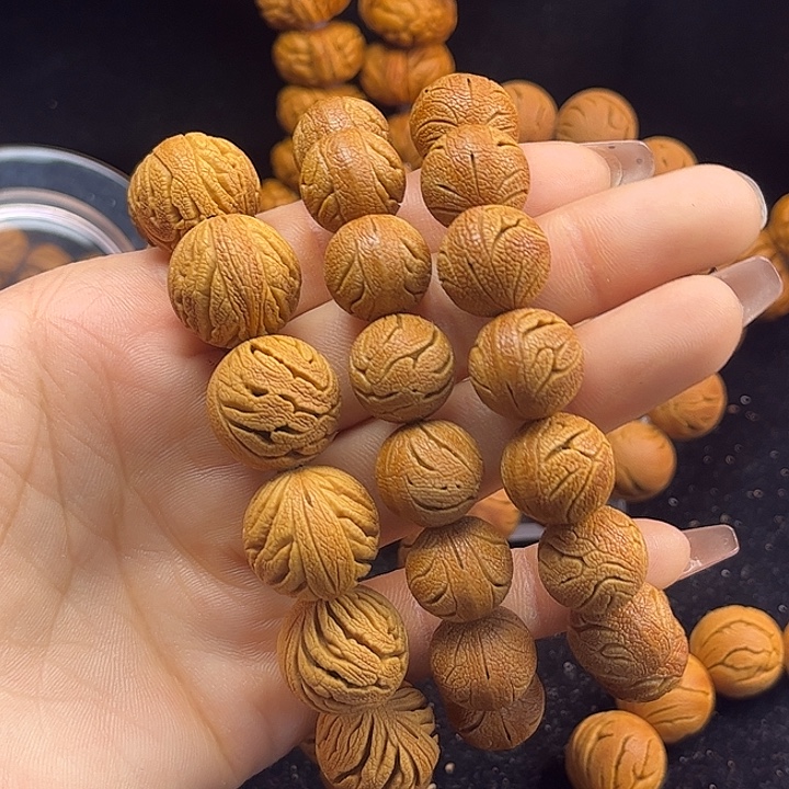 桃核吊坠桃核博雅绣球1.8地球仪1.4