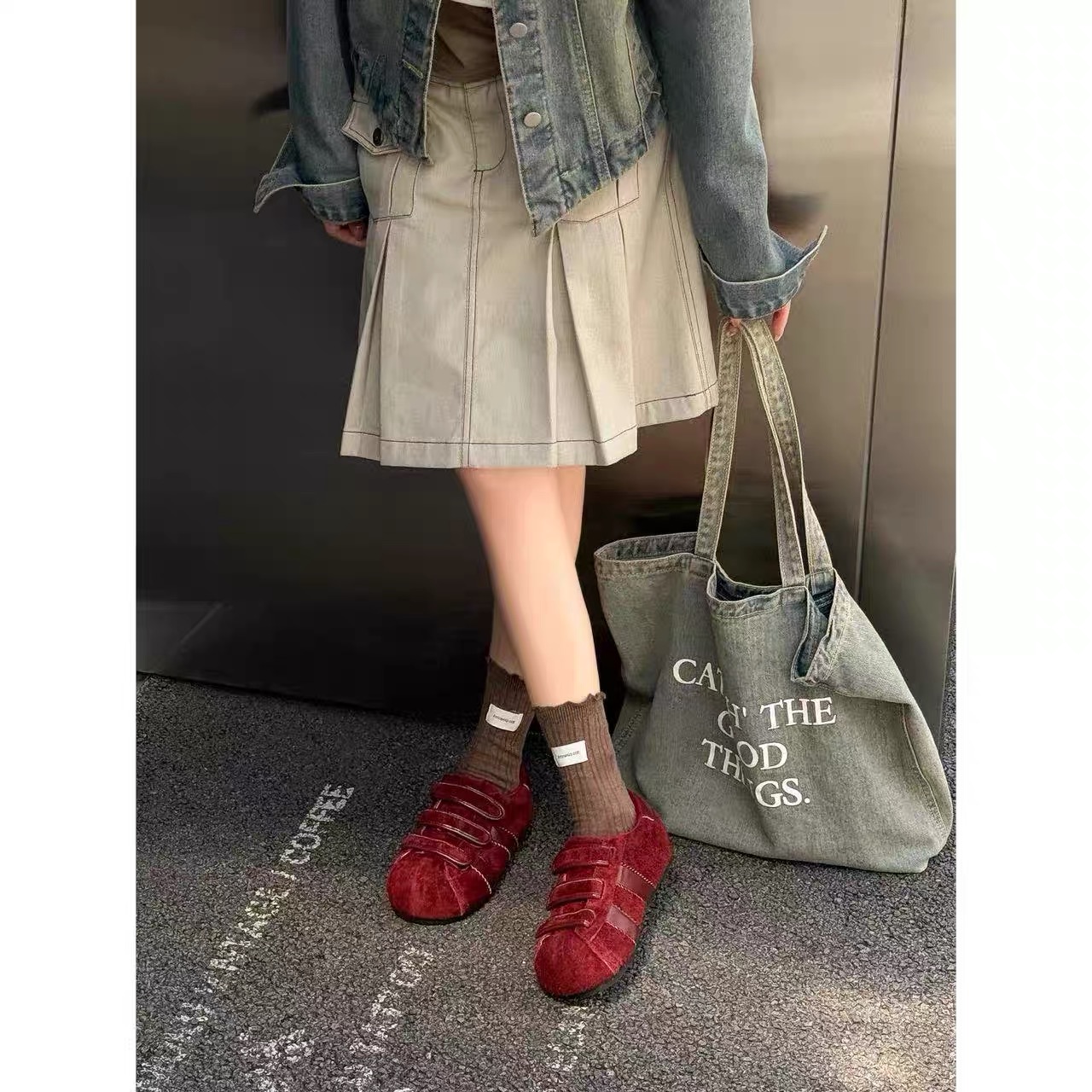 2025新款大头面包鞋百搭平底休闲运动鞋厚底贝壳头板鞋女9099-1