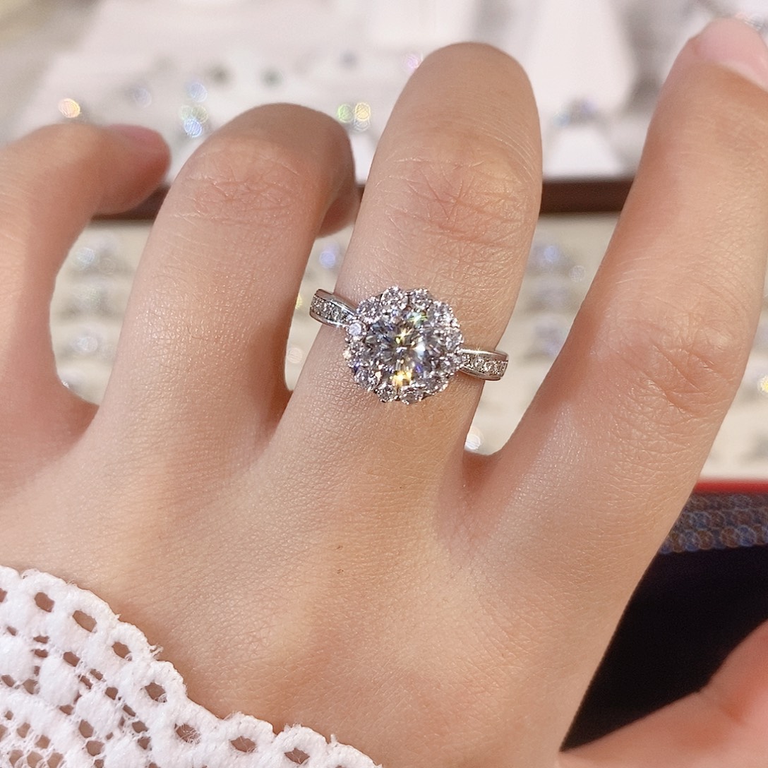 925银合成碳硅石灿若星辰