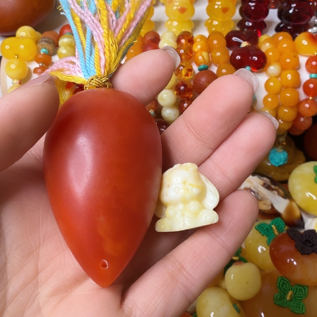 郭***蕊非金属老蜡胡萝卜兔子编好