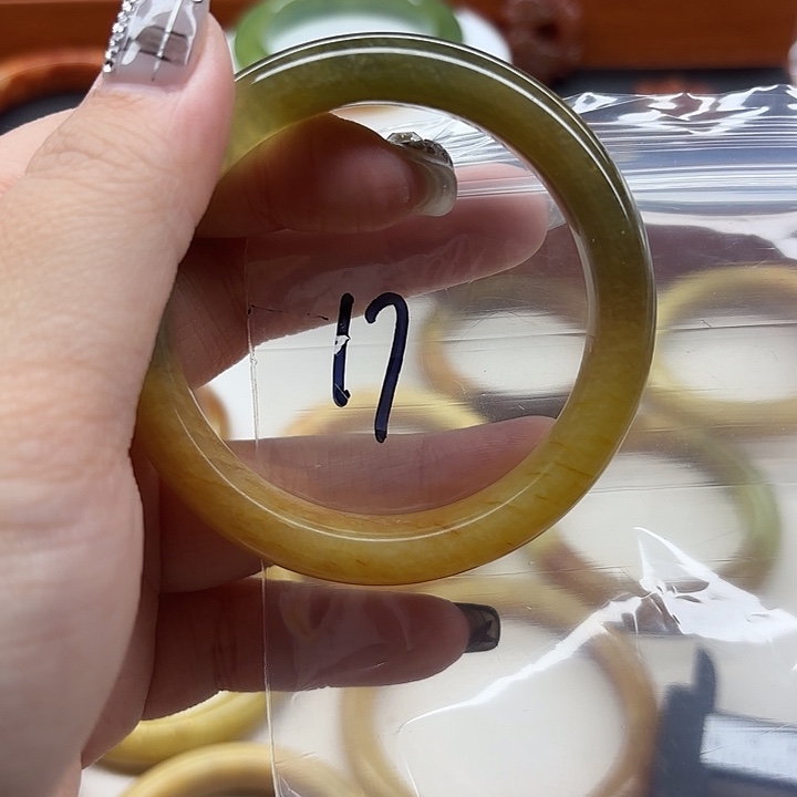 福***觉蛇纹石玉未镶嵌手镯