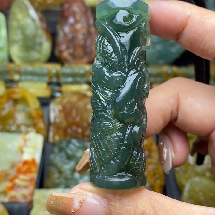 未镶嵌蛇纹石玉颈饰