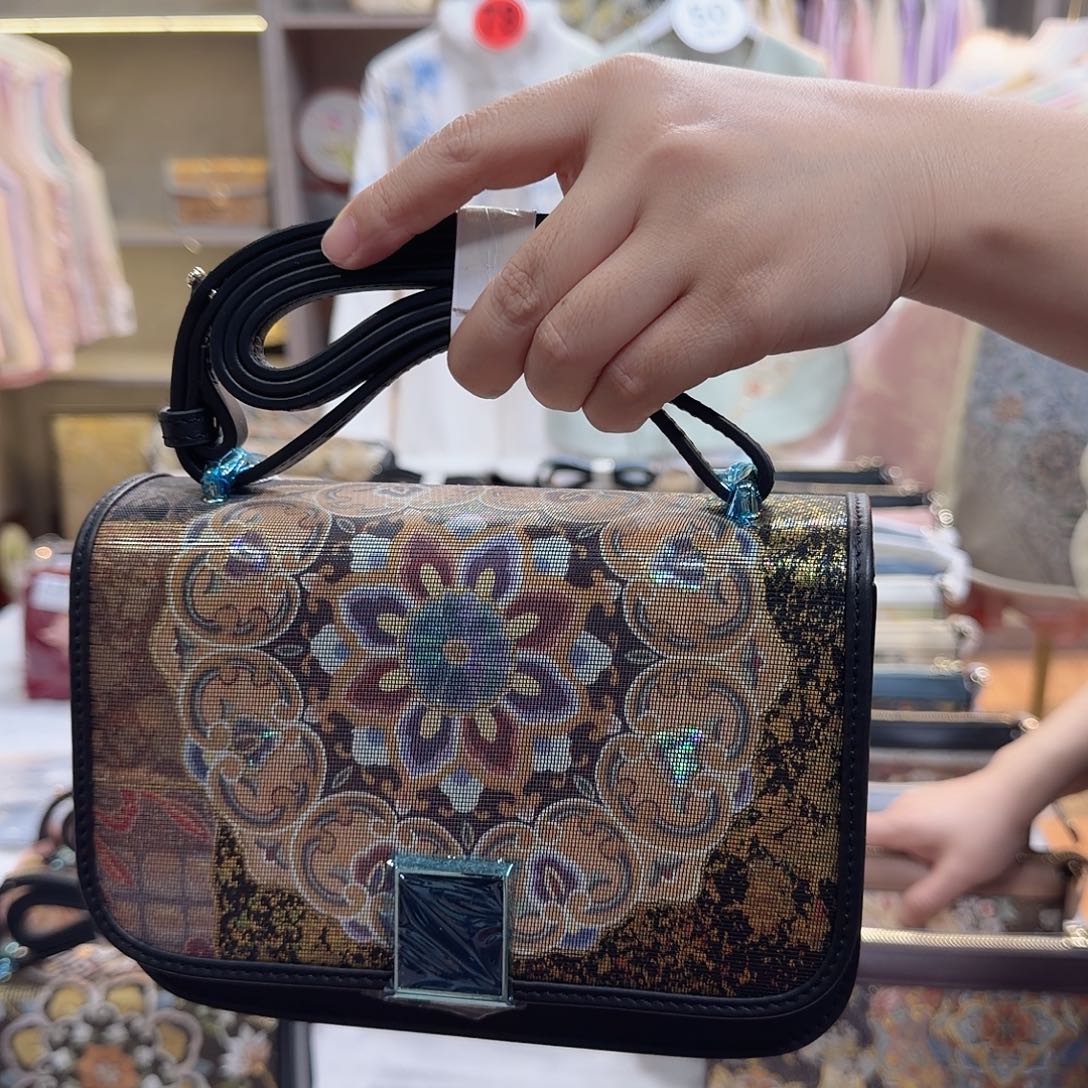 薄***染非遗传承人的精神风貌和精神