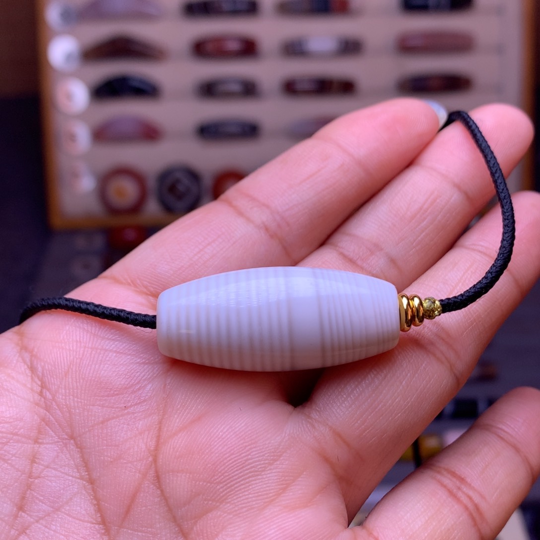 沫***百未镶嵌玛瑙/玉髓珠宝奇石