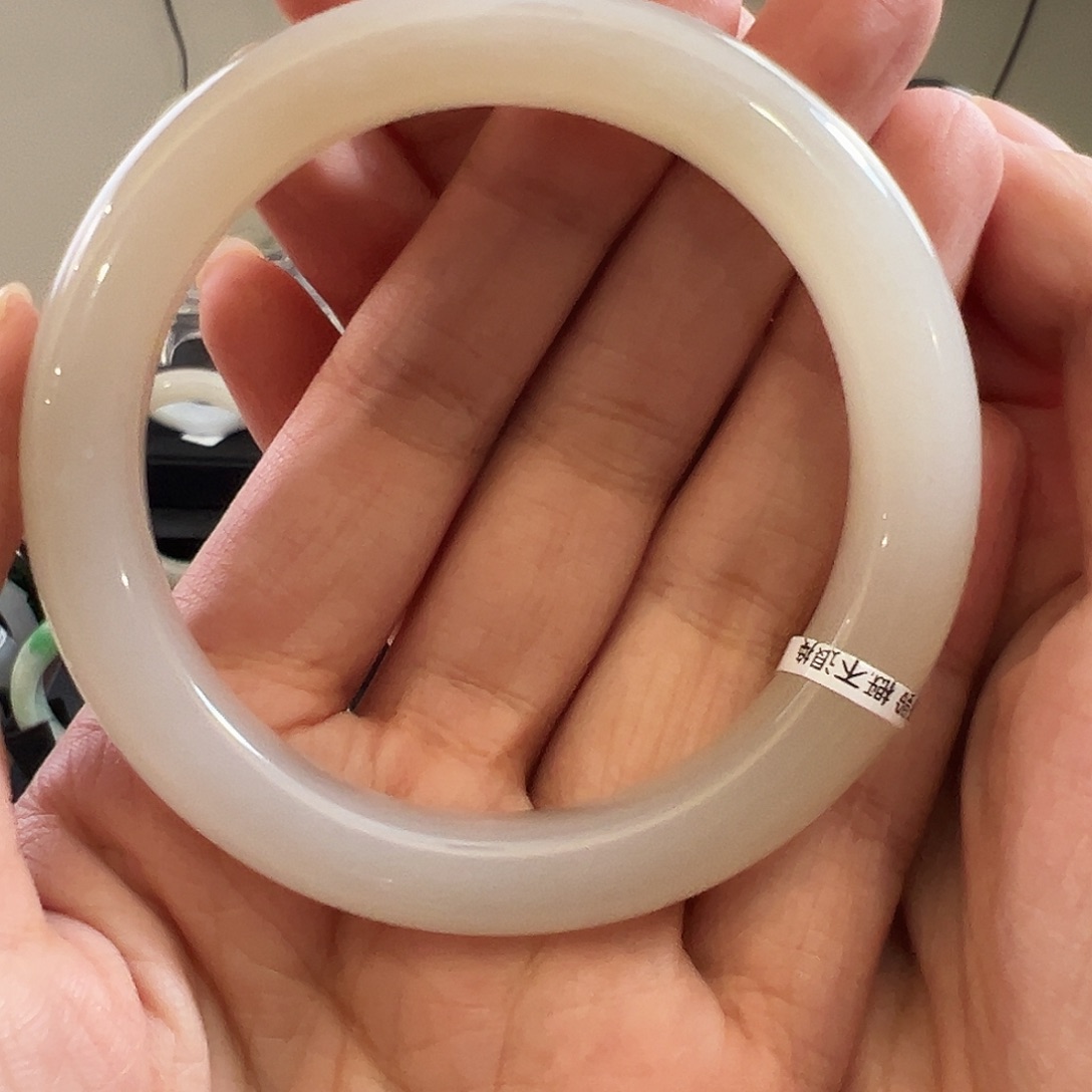 和田玉未镶嵌手镯58