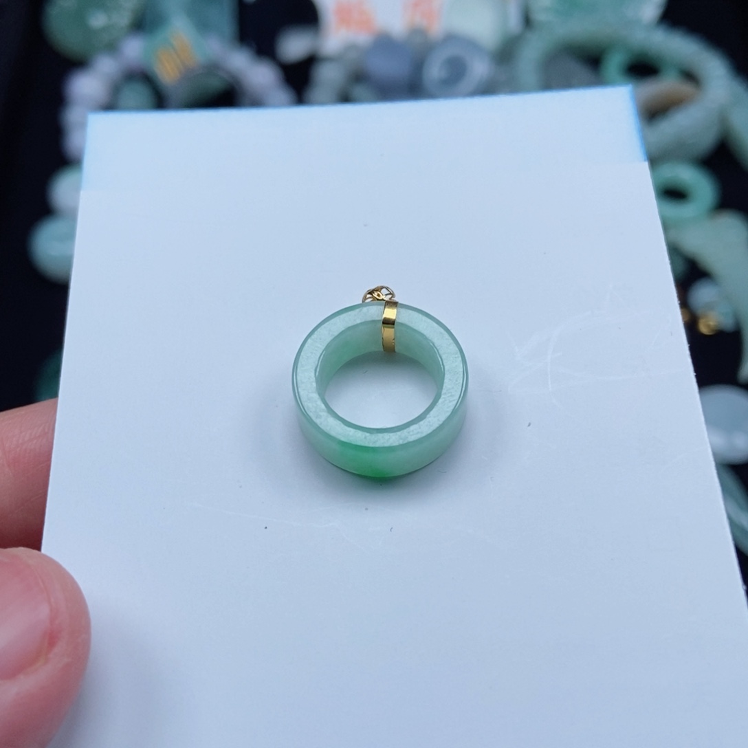 翡翠颈饰未镶嵌虎*