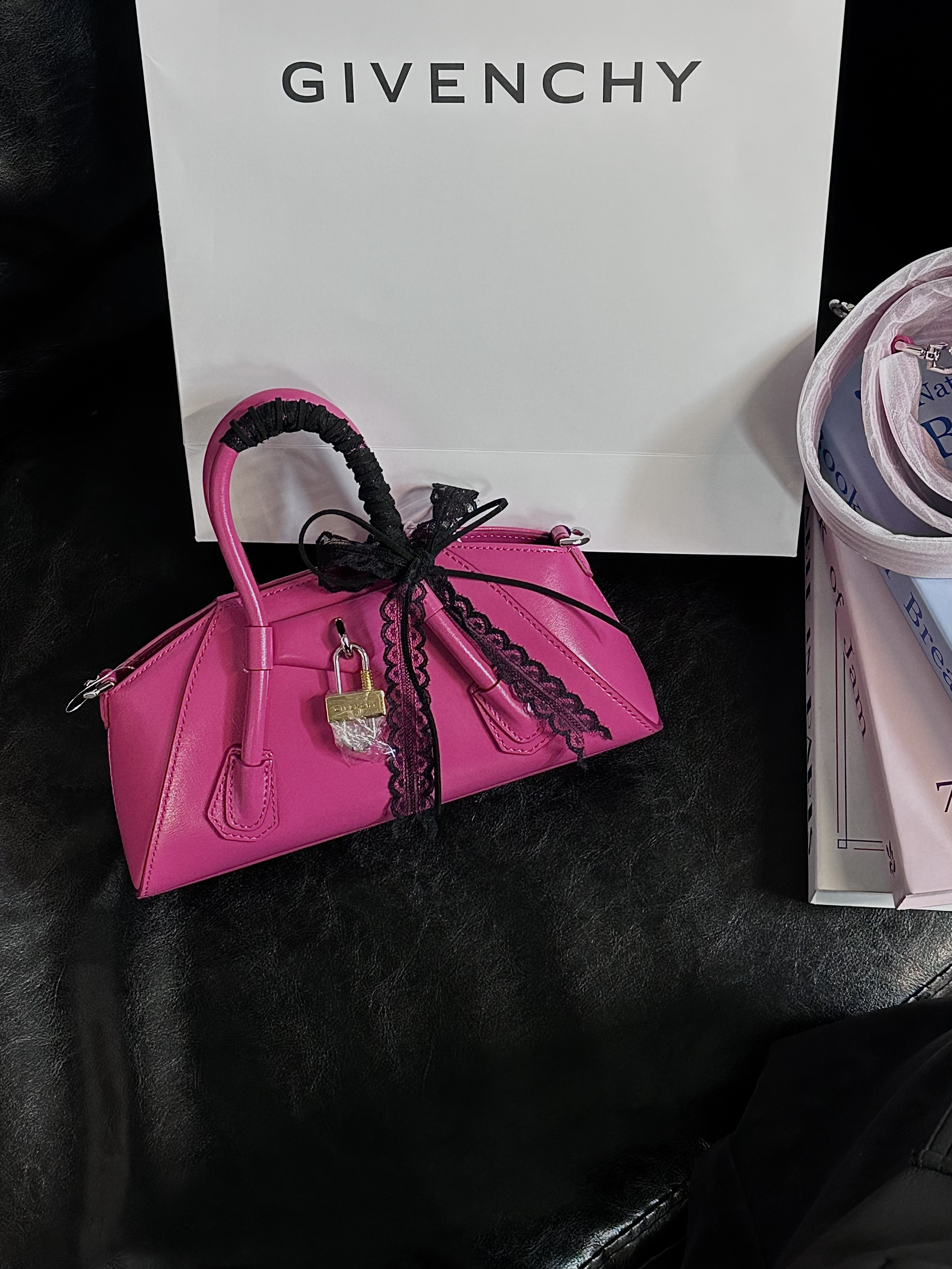 95新 Givenchy/纪梵希 纪梵希 玫粉色锁头手提包 