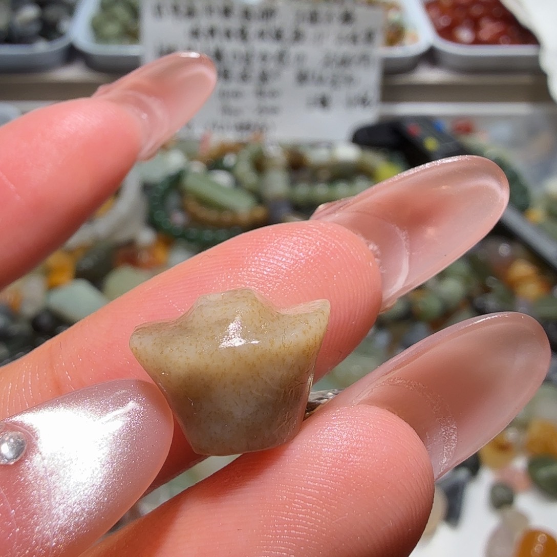 和田玉未镶嵌珠宝奇石