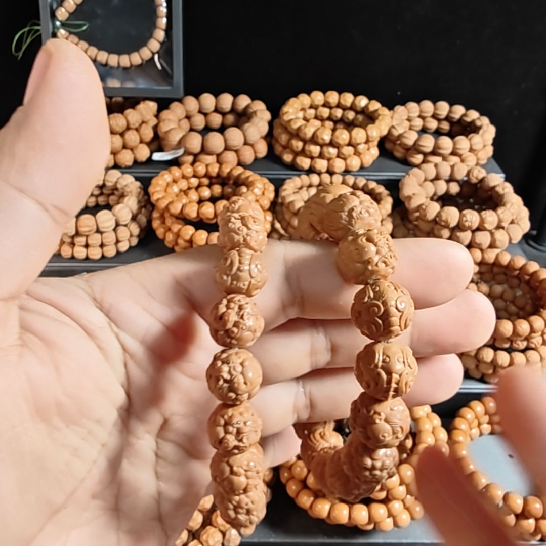 猴头核桃手串鑫**品貔貅大小