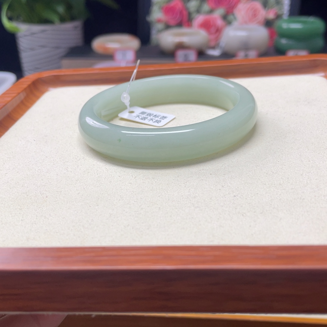 石英质玉未镶嵌手镯