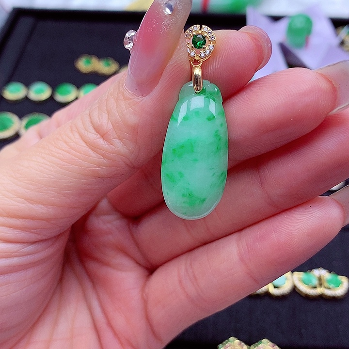 翡翠颈饰银S925镶嵌翡翠