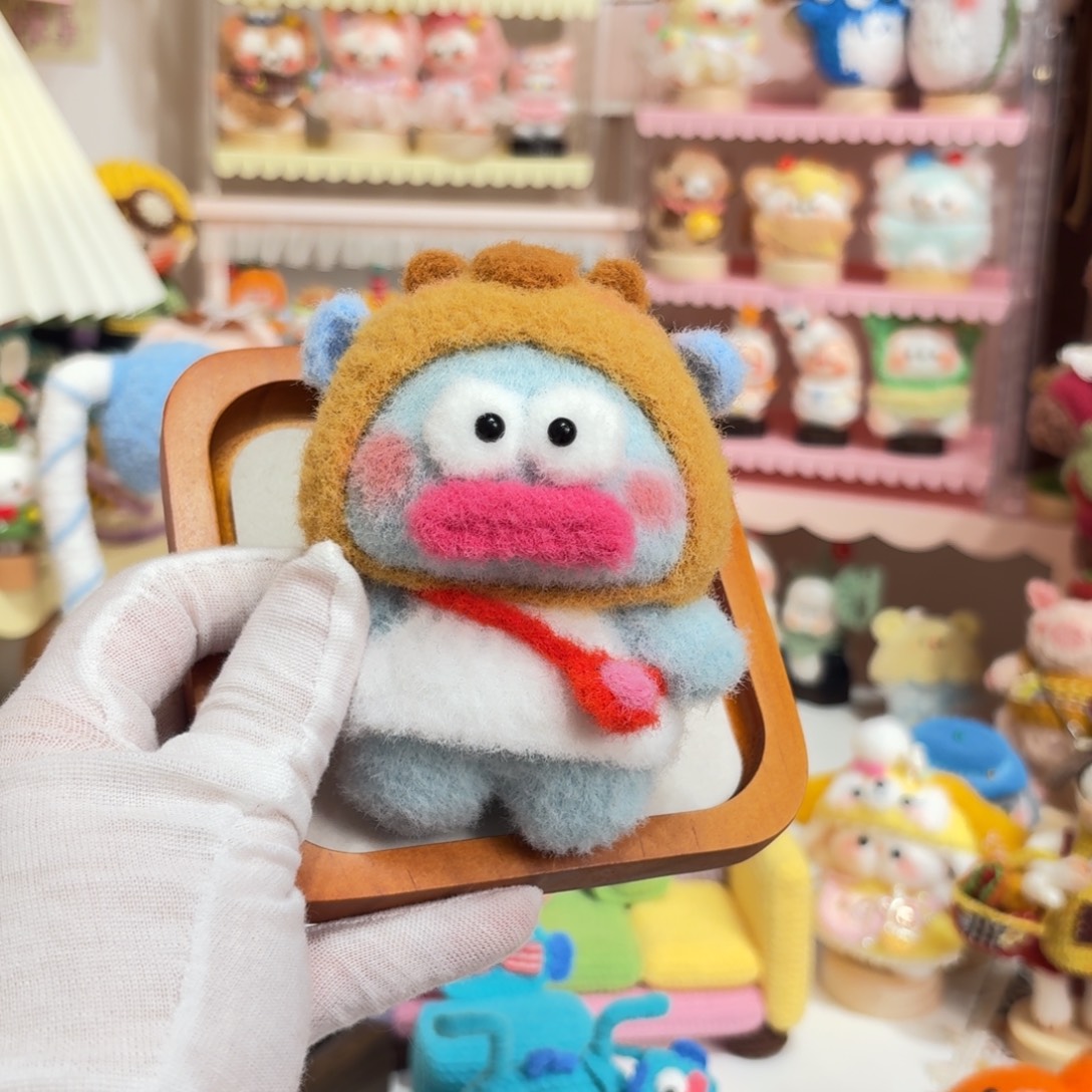 针织品丑鱼挂件一个