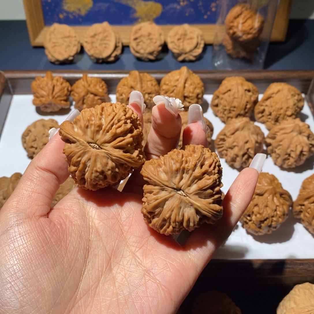 文玩核桃吊坠南疆石