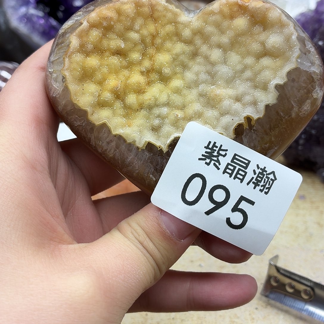 人****紫晶大型摆件（非配饰）未镶嵌