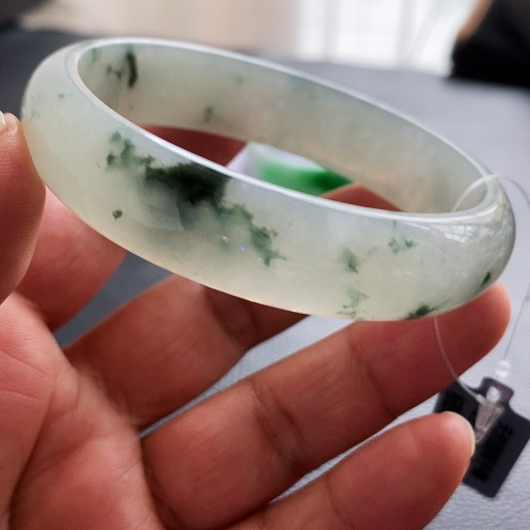 翡翠手镯未镶嵌天然翡翠手镯