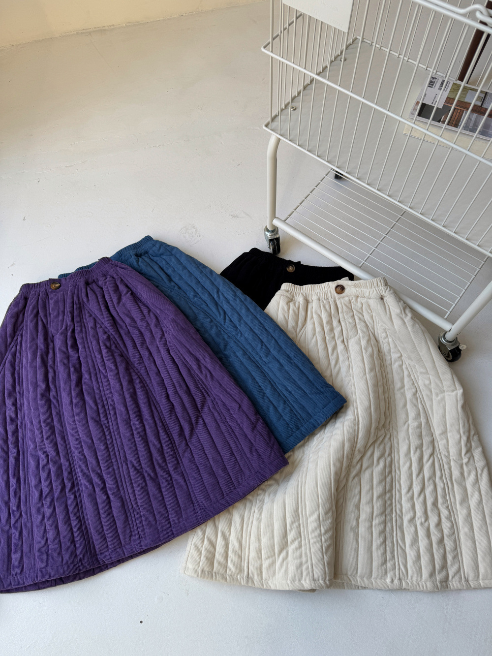 童裙2025冬季女童加厚绗棉文艺半身裙儿童百搭竖条简约绗线棉裙子