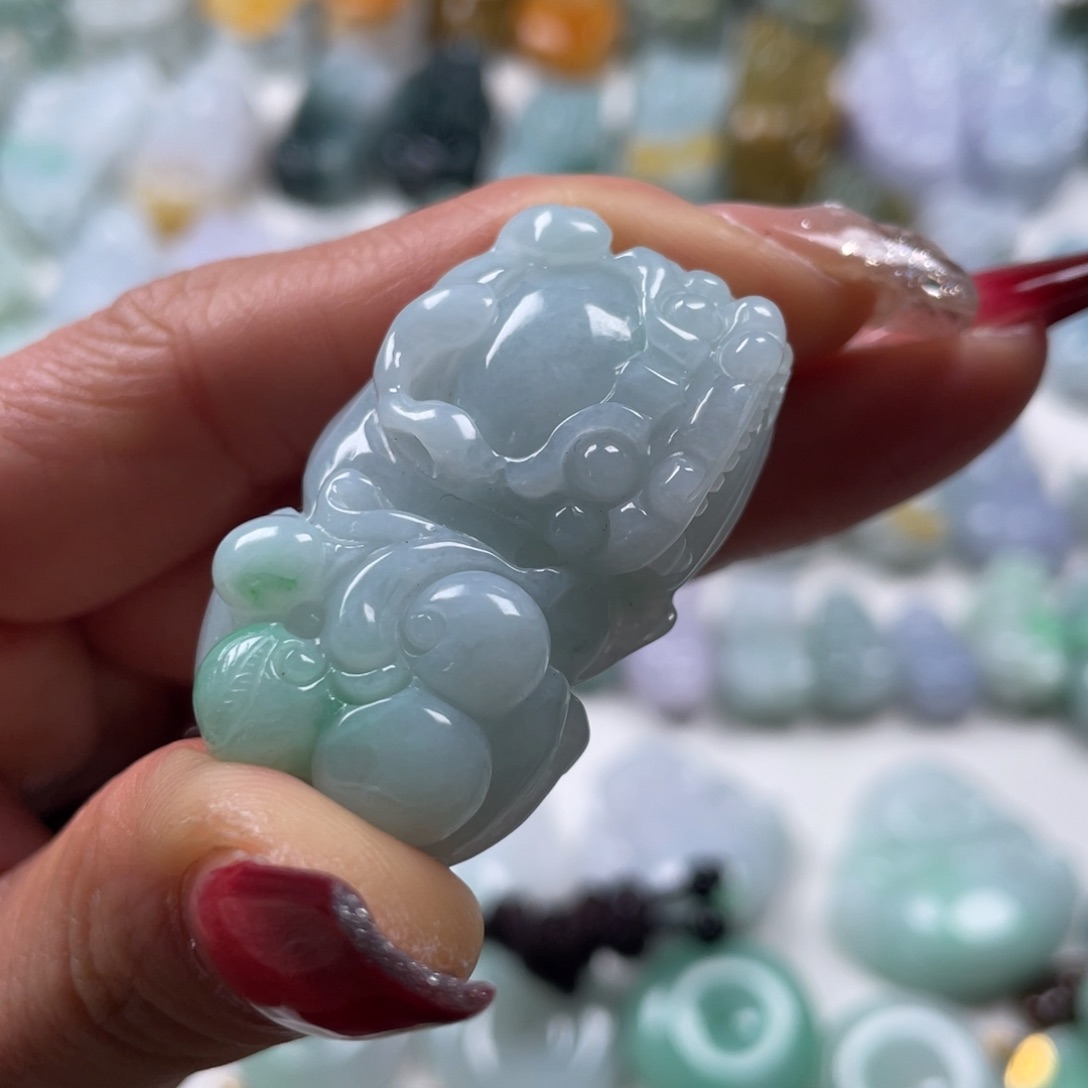 翡翠吊坠(赠链)未镶嵌A****务