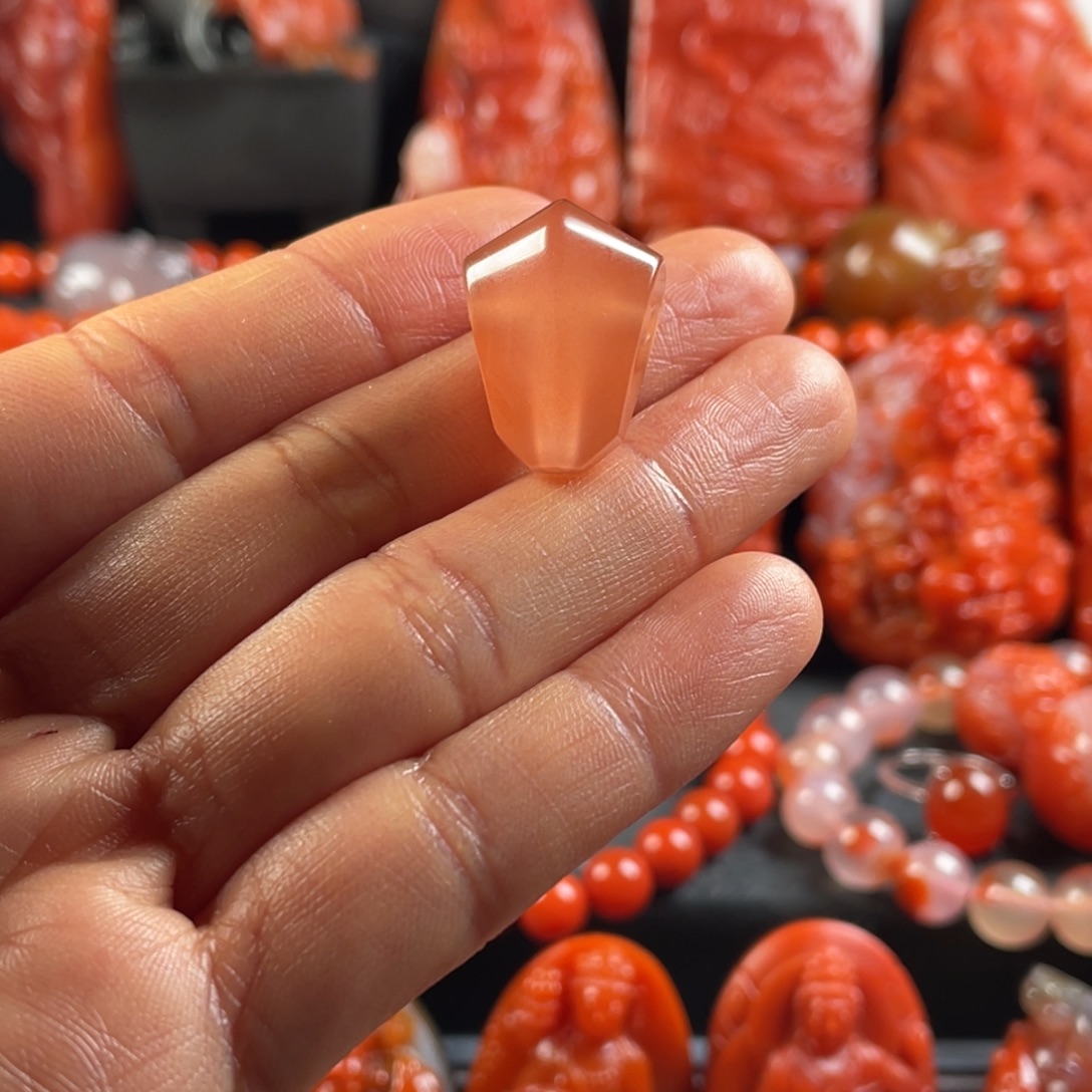 南红玛瑙未镶嵌天然原矿冰菊对孔13.7