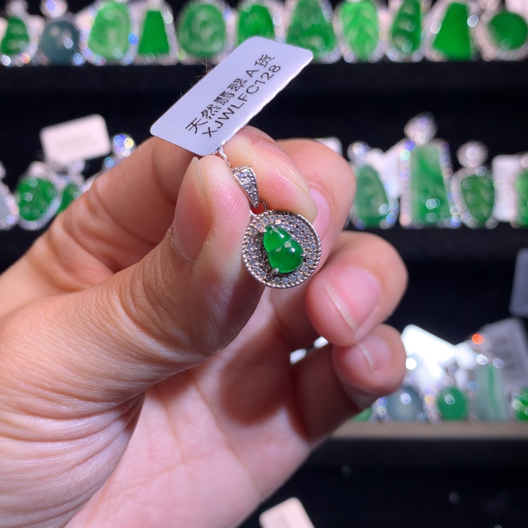 【闪购商品】颈饰银S925镶嵌翡翠