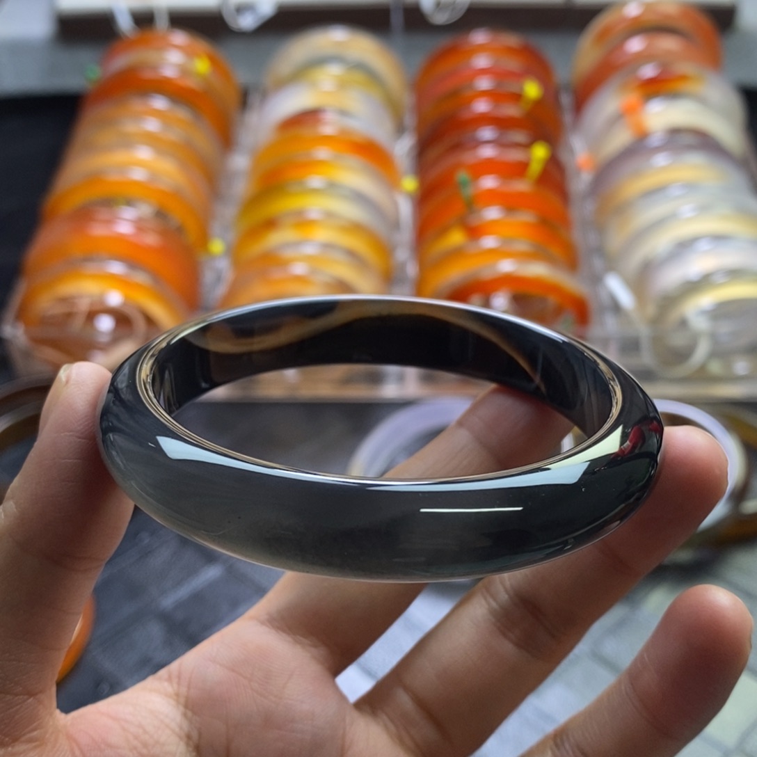 手镯玛瑙/玉髓未镶嵌