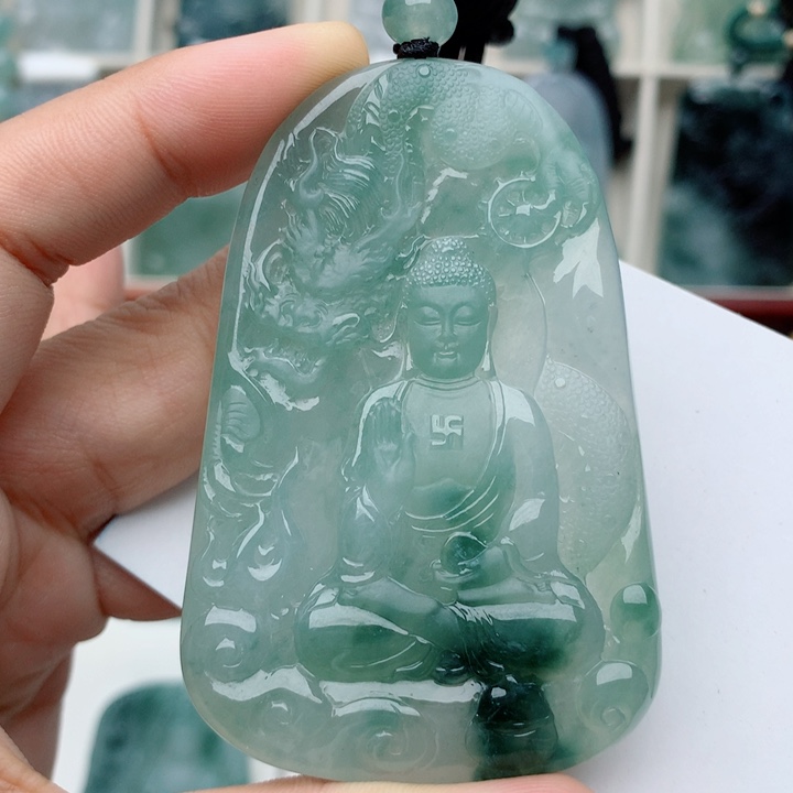 翡翠未镶嵌颈饰御龙阿弥陀佛