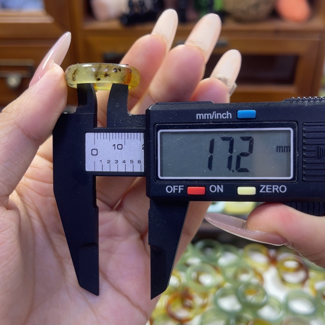 蛇纹石玉未镶嵌手镯26